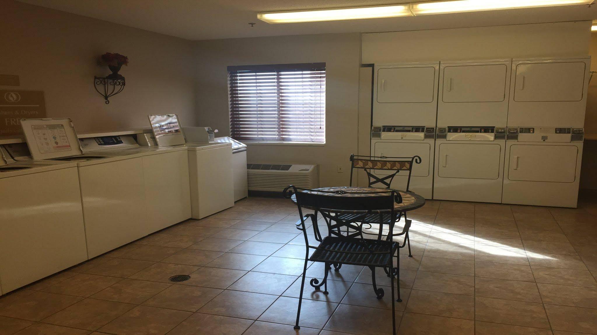Sonesta Simply Suites Chicago Naperville Warrenville Екстериор снимка