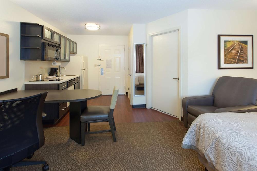 Sonesta Simply Suites Chicago Naperville Warrenville Екстериор снимка